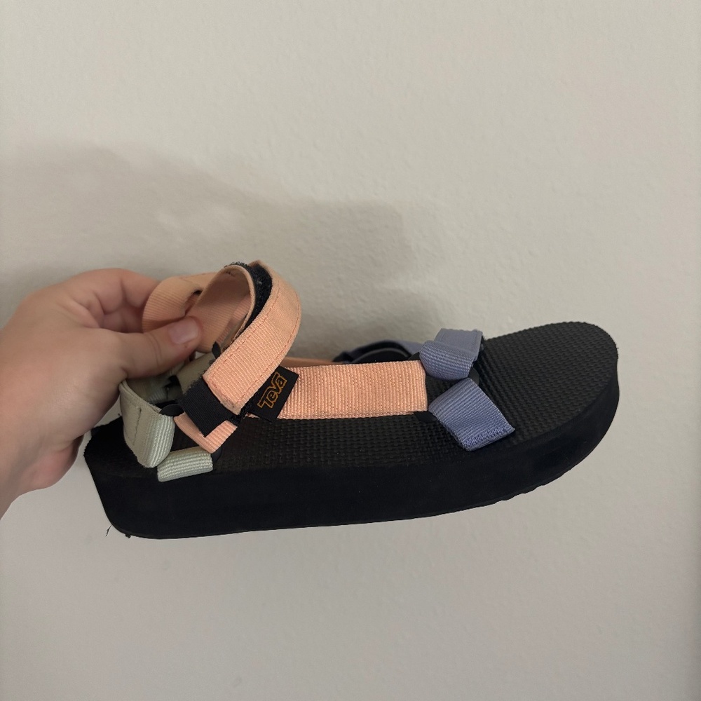 Teva Sandals EUC